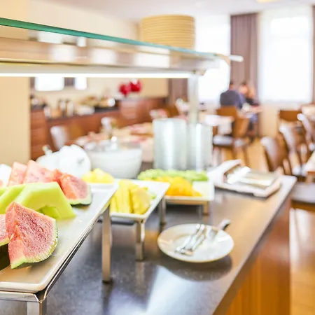 Apfelbaum Hotell 3*