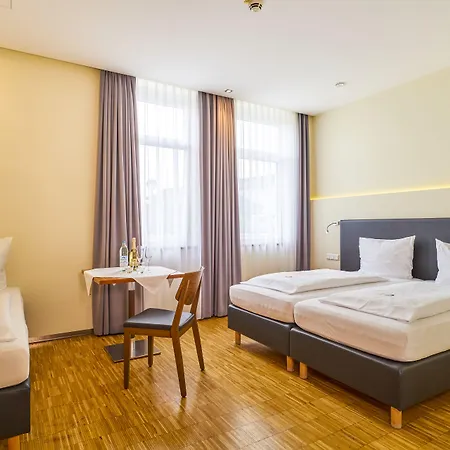 Apfelbaum Otel Erding